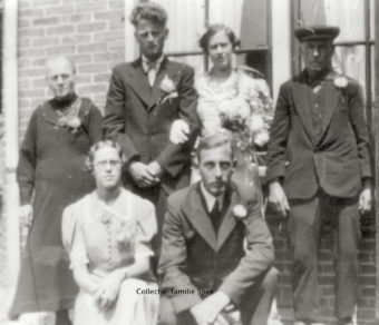 Geertje van Merkestijn zit links op de foto. Foto:collectie familie Spee
