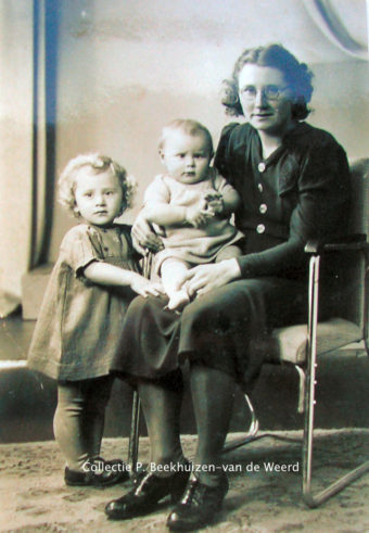 Adriana Ruijsch met haar kinderen, Pietje en Evertje